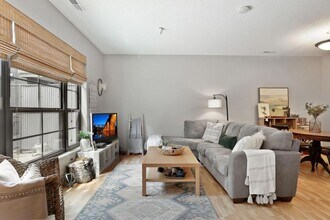 2566 Ellis Ave in St. Paul, MN - Building Photo - Building Photo