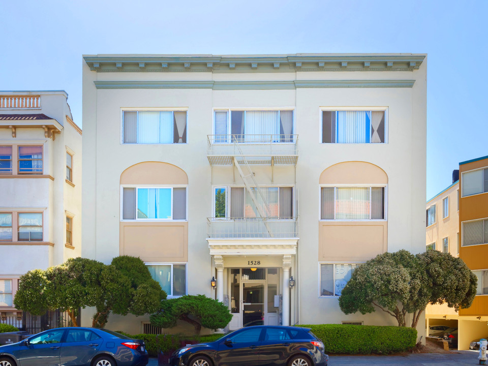 Lake Merritt Apartments in Oakland, CA - Building Photo