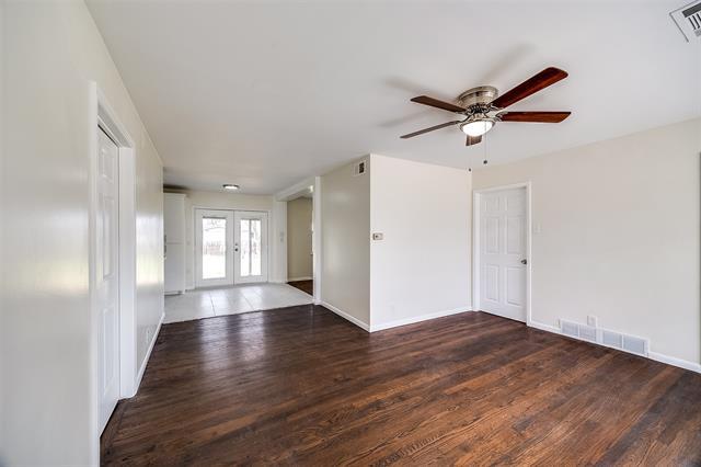3071 Larry Dr in Dallas, TX - Building Photo - Building Photo
