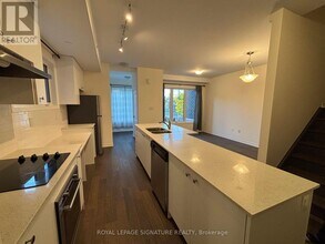 1B Clintwood Gate in Toronto, ON - Building Photo - Building Photo