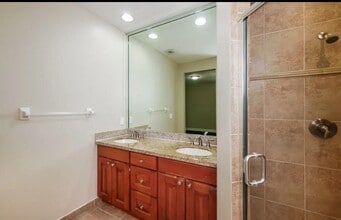 3720 SW 69th Ave in Miami, FL - Building Photo - Building Photo