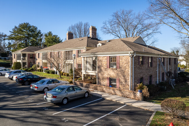 Weybridge Condominiums in Wall Township, NJ - Building Photo - Building Photo