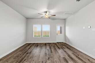 4011 Ancient Honor Dr in Brookshire, TX - Building Photo - Building Photo