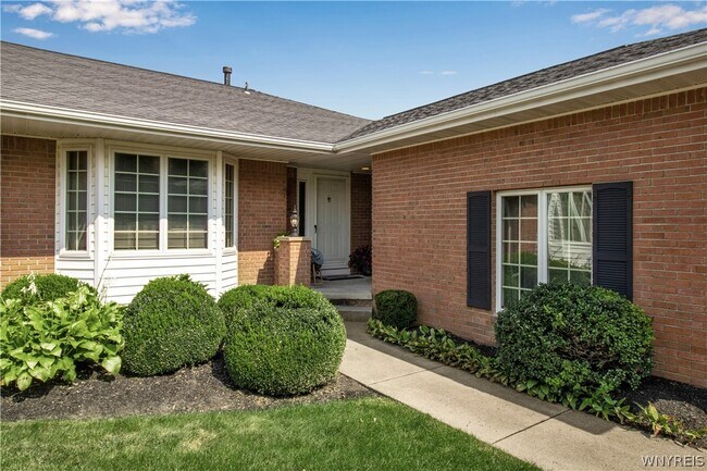 6 St Charles Ct in Buffalo, NY - Building Photo - Building Photo