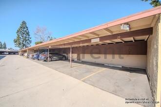 1030 W MacArthur Blvd in Santa Ana, CA - Building Photo - Building Photo