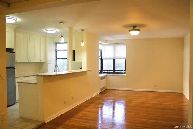 property at 2 Greenridge Ave