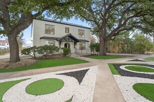 The Mulberry in San Antonio, TX - Building Photo