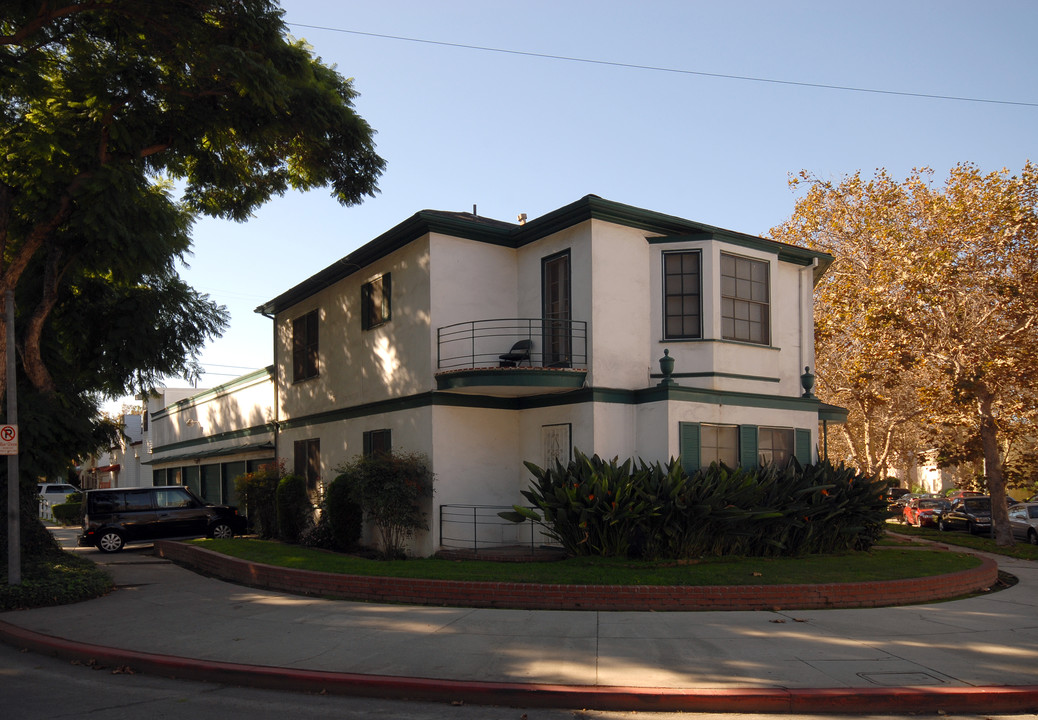 4302 Garthwaite in Los Angeles, CA - Building Photo