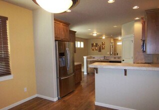 63118 Dakota Dr in Bend, OR - Building Photo - Building Photo