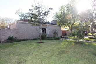 12107 Whittington Dr in Houston, TX - Building Photo - Building Photo