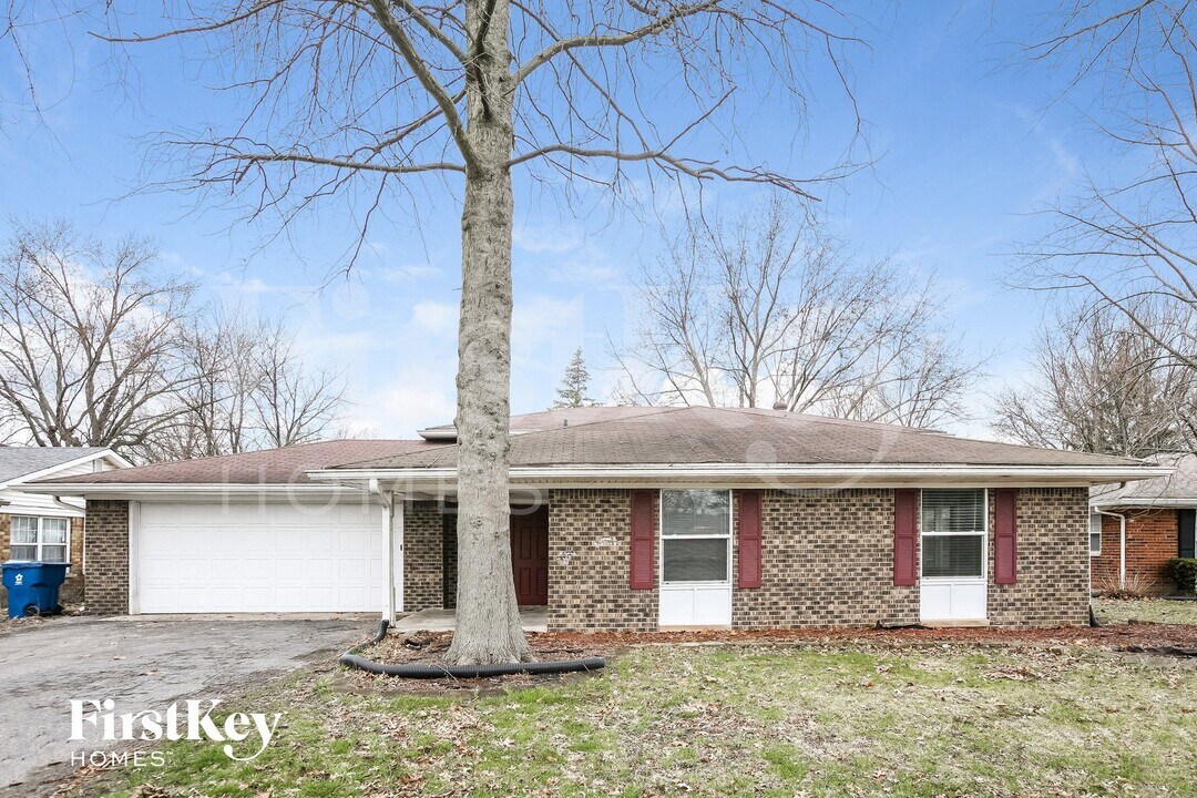 9570 Gemini Dr in Indianapolis, IN - Foto de edificio