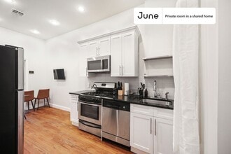 Private bedroom in 4 bed/1 bath Home in New York, NY - Building Photo - Building Photo