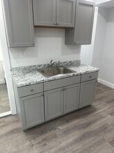 2076 Seaview Ave in Bridgeport, CT - Building Photo - Building Photo