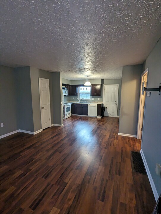1075 Raintree Dr in Richmond, KY - Building Photo