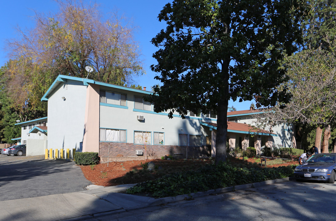 Villa Verde Apartments in Fremont, CA - Foto de edificio