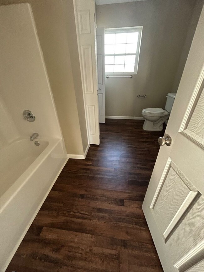 2038 Jonathan Dr in Baneberry, TN - Building Photo - Building Photo