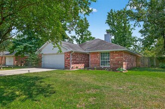 6719 Woodland Oaks in Magnolia, TX - Foto de edificio - Building Photo