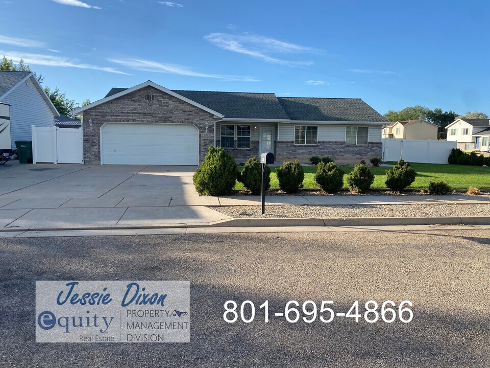 404 325 N St in Clearfield, UT - Building Photo