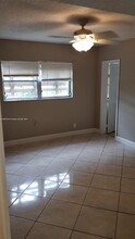 2750 Pierce St, Unit 3 in Hollywood, FL - Building Photo - Building Photo