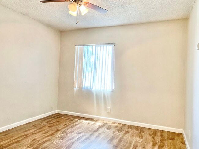 639 E Martin Luther King Jr Blvd in Los Angeles, CA - Building Photo - Building Photo