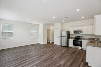 2546 Coventry St SW in Atlanta, GA - Foto de edificio - Building Photo