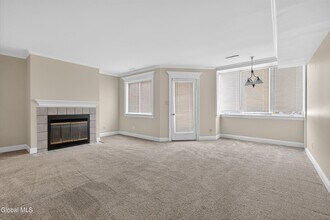 17 Derby Dr in Saratoga Springs, NY - Building Photo - Building Photo