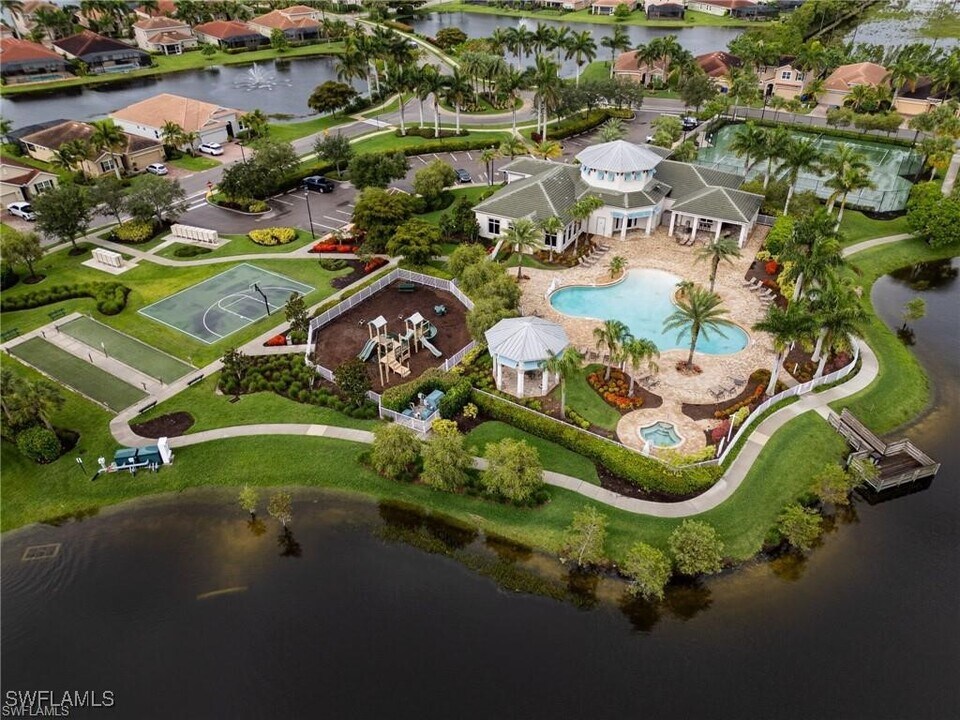 3805 Tilbor Circle in Ft. Myers, FL - Building Photo