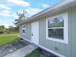 5451 Eighth Ave in Ft. Myers, FL - Building Photo - Building Photo
