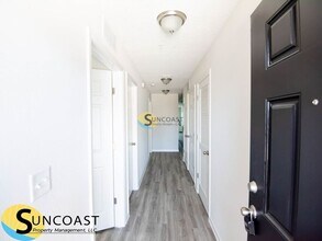 9049 Western Way in Jacksonville, FL - Building Photo - Building Photo