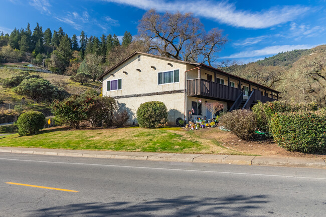 2100 S Dora St in Ukiah, CA - Building Photo - Building Photo