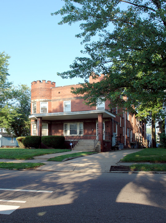 1051-1063 7th St NW in Canton, OH - Building Photo