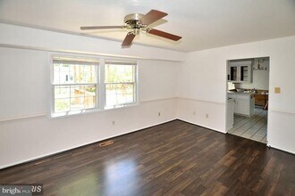 4319 Pergate Ln in Fairfax, VA - Building Photo - Building Photo