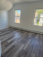 15 Seymour St, Unit 3rd Floor in Waterbury, CT - Building Photo - Building Photo