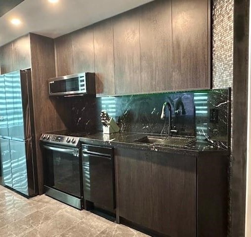 property at 1900 N Bayshore Dr