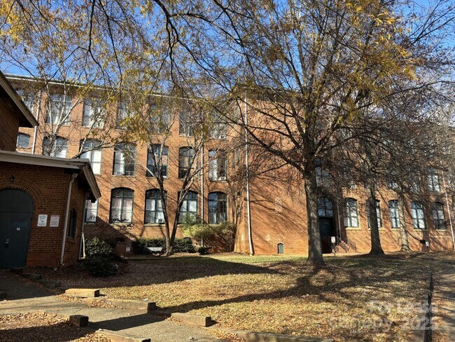 property at 201 S Hoskins Rd