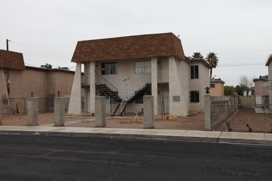 1916 Alwill St in Las Vegas, NV - Foto de edificio