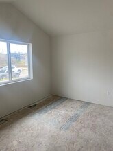 84 Huntington Dr in Iowa City, IA - Building Photo - Building Photo