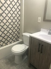 23425 Cranfield Rd in Bedford Heights, OH - Building Photo - Building Photo