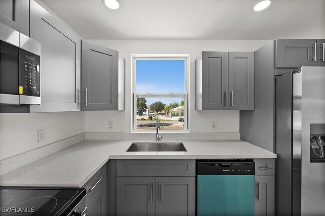 3815 Chiquita Blvd S in Cape Coral, FL - Building Photo - Building Photo