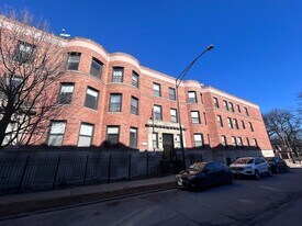 5858 S King Dr, Unit G in Chicago, IL - Building Photo