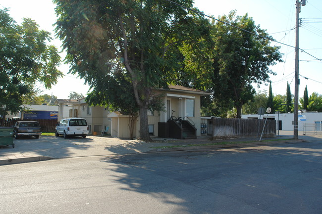 107 W 16th St in Chico, CA - Building Photo - Building Photo