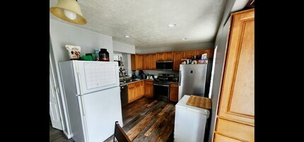 268 W Apple Cross Way in Murray, UT - Building Photo - Building Photo