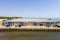 Washington Arms Club in Titusville, FL - Foto de edificio - Building Photo