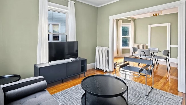 4 Haskell St, Unit 1 in Boston, MA - Building Photo - Building Photo