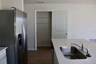 7934 WHEAT STACK Ct in Parrish, FL - Building Photo - Building Photo