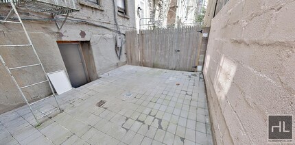 East 10th Street in New York, NY - Building Photo - Building Photo