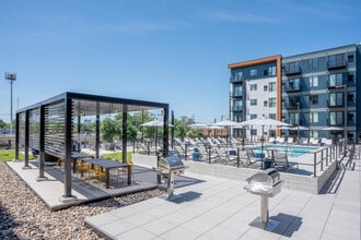 The Eddi in Edina, MN - Foto de edificio - Interior Photo