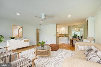 4970 Battery Ln in Bethesda, MD - Building Photo - Building Photo