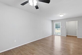 2 La Brea Blvd in Savannah, GA - Building Photo - Building Photo