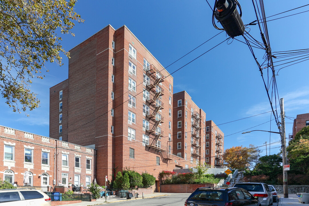 Imperial Plaza in Brooklyn, NY - Foto de edificio